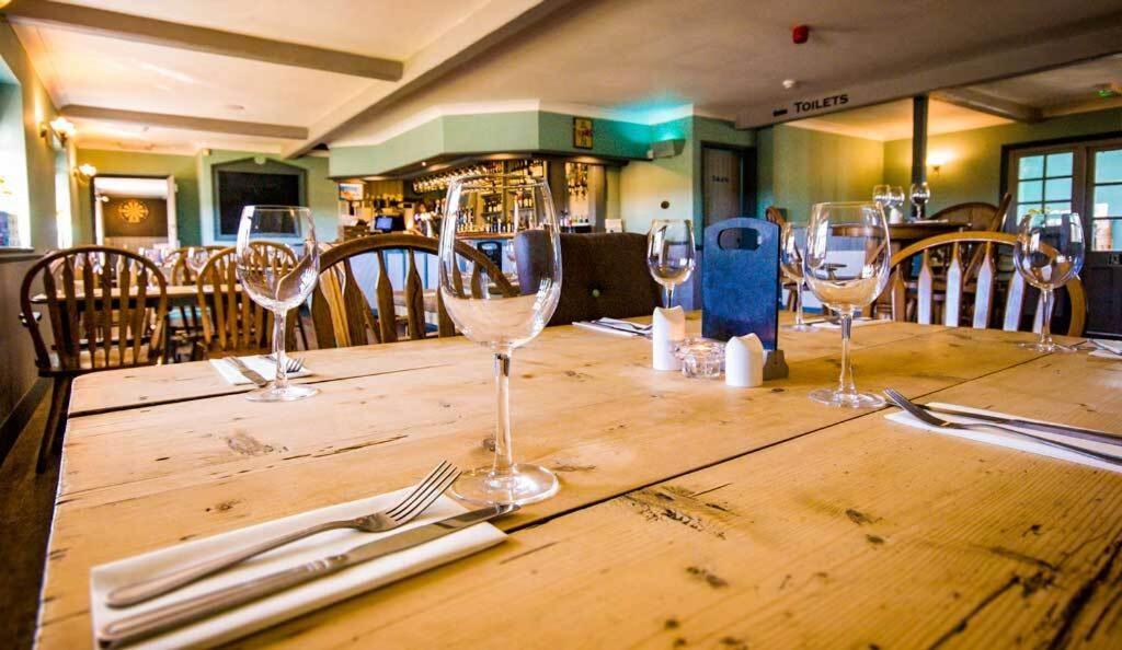 The Chequers Inn Rookley ภายนอก รูปภาพ