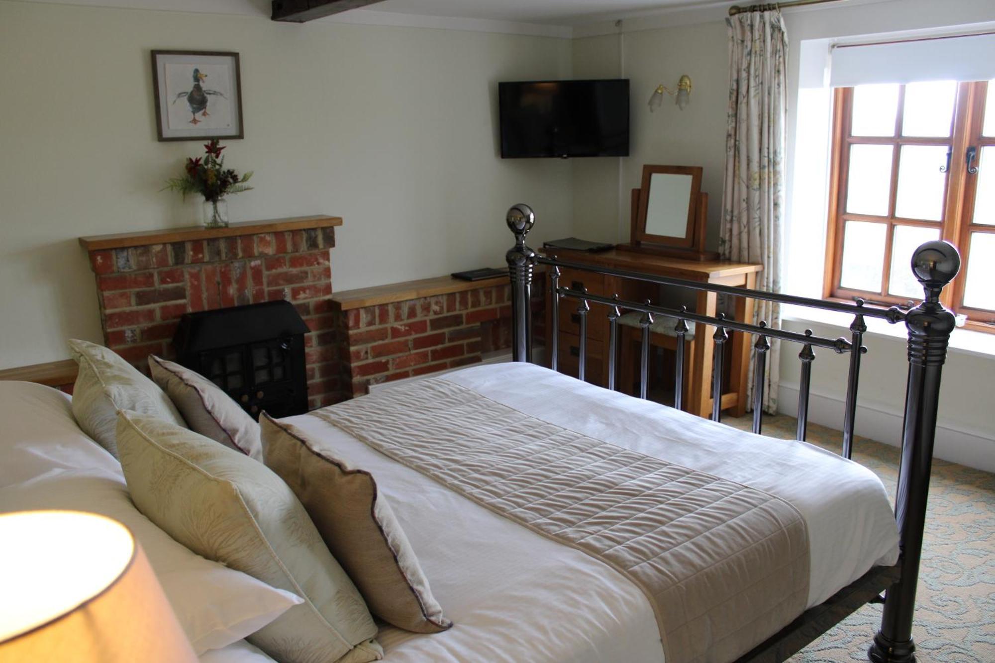 The Chequers Inn Rookley ภายนอก รูปภาพ